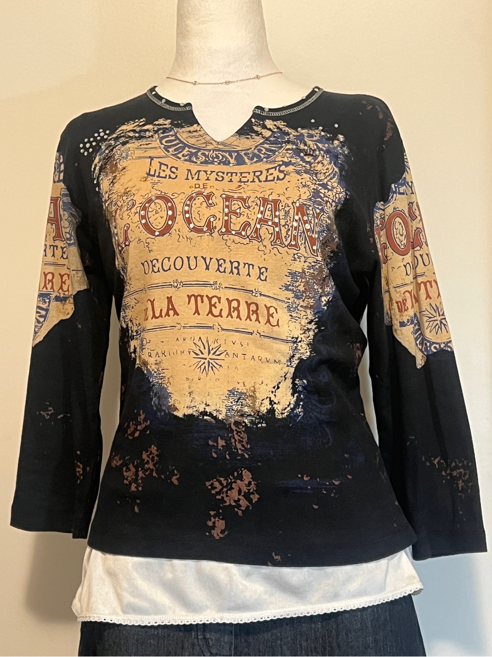 🏴‍☠️ Vintage Cherese Y2K "Les Mystères de l'Océan" Graphic Top whimsical